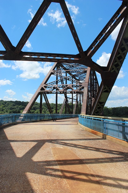 Chain of Rocks Bridge